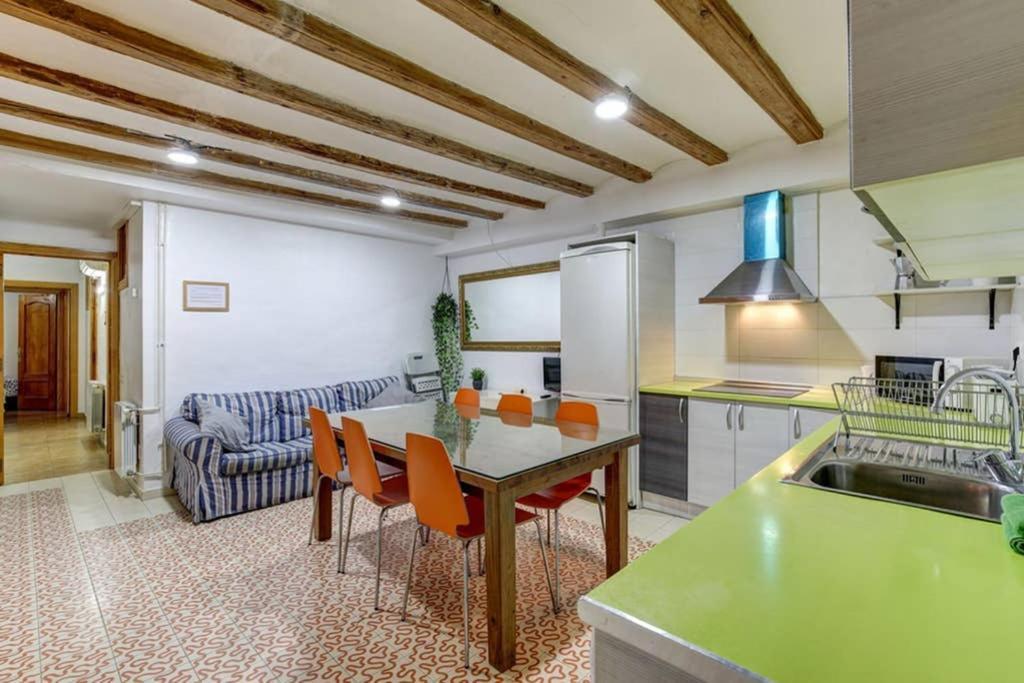 7 Pax Montserrat Ramblas Barcelona Exterior photo